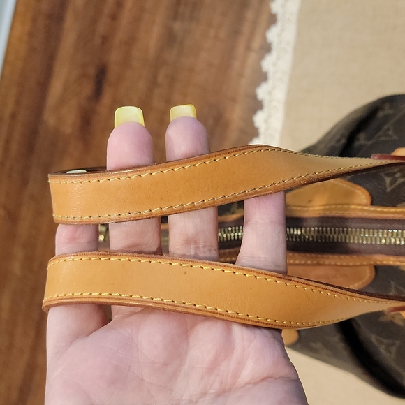 🎉SOLD🎉  Authentic Louis Vuitton Palermo MM bag - Picture 5 of 15